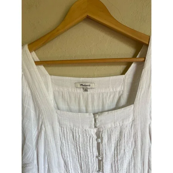 Elegant White Puff Sleeve Dress - Picture 5 of 10